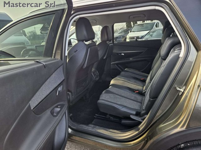 PEUGEOT 5008 usata, con Regolazione elettrica sedili