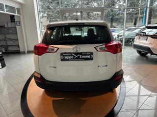 TOYOTA RAV 4 usata, con Autoradio