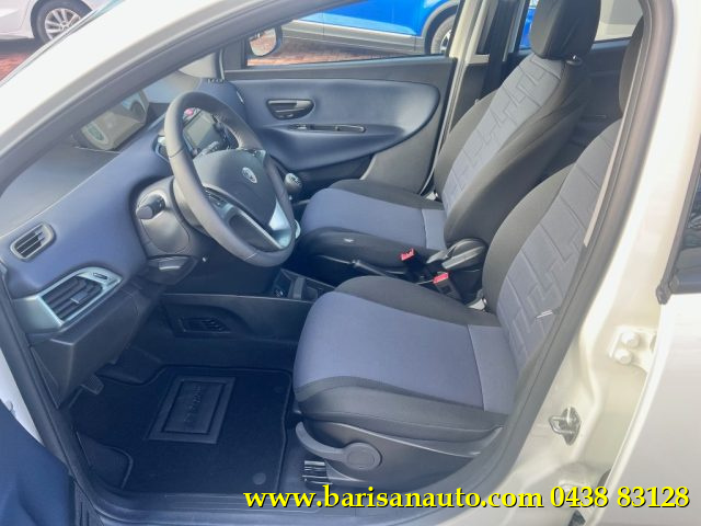 LANCIA Ypsilon usata, con Autoradio