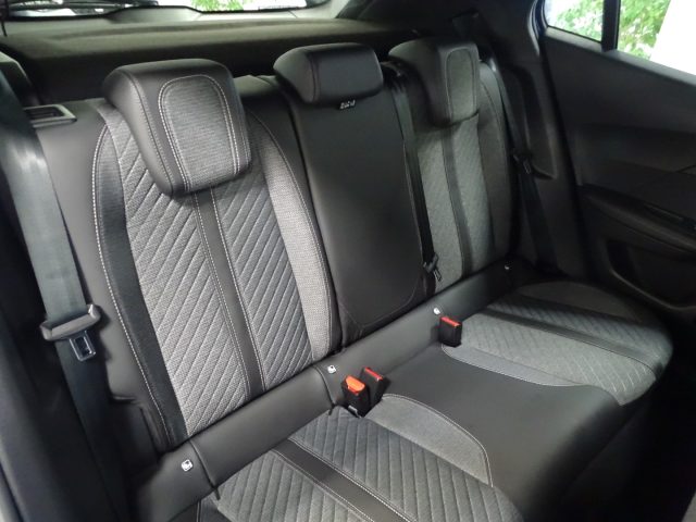 PEUGEOT 2008 usata, con USB