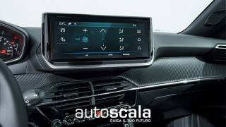 PEUGEOT 2008 usata, con USB