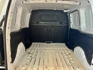 OPEL Combo usata, con Sensori di parcheggio posteriori