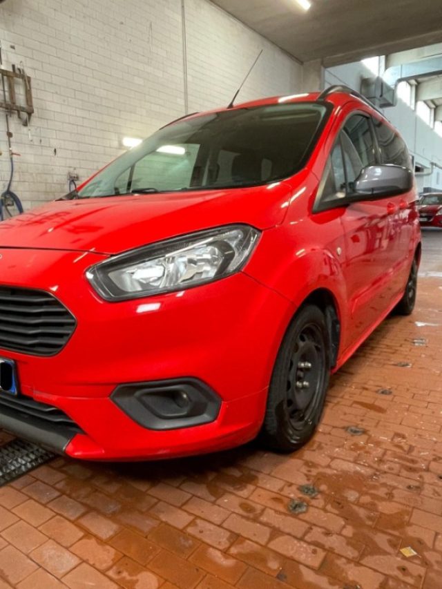 FORD Tourneo Courier usata, con Fendinebbia
