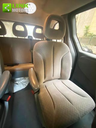 CHRYSLER Voyager usata 25