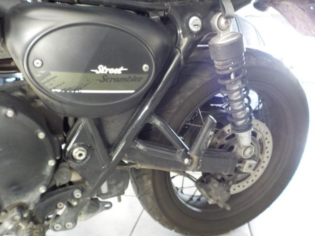 TRIUMPH Street Scrambler 900 usata 4