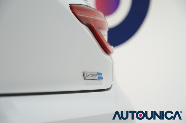 RENAULT Clio usata, con Sistema di avviso di distanza