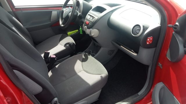TOYOTA Aygo usata 13