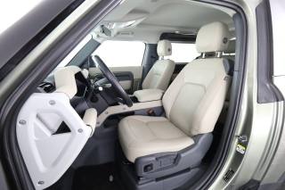 LAND ROVER Defender usata 8