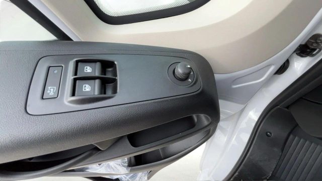 PEUGEOT Boxer usata, con Vivavoce