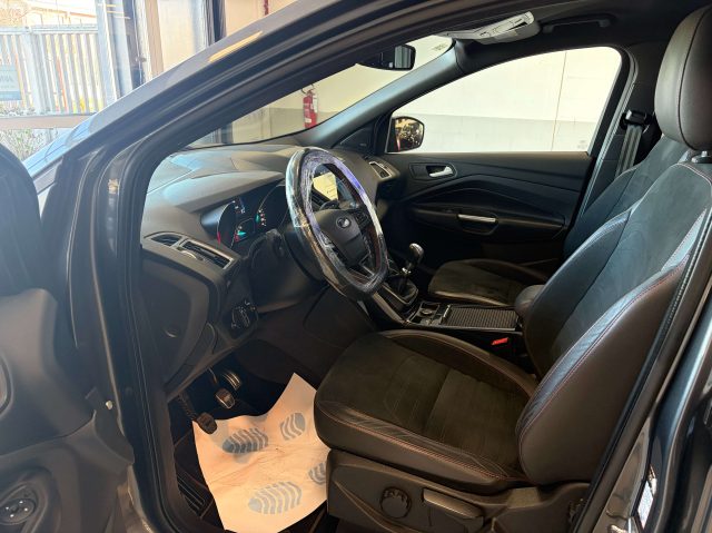 FORD Kuga usata, con Autoradio