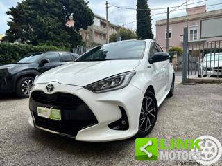 TOYOTA Yaris LOUNGE