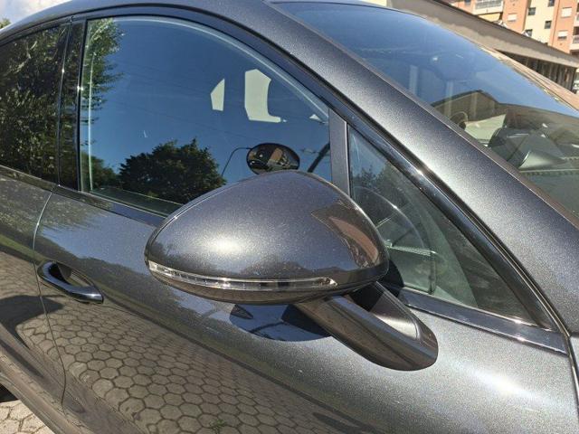 PORSCHE Macan usata, con Isofix