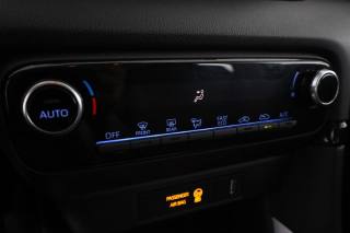 TOYOTA Yaris usata 11