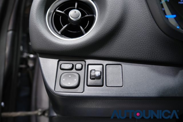 TOYOTA Yaris usata, con Specchietti laterali elettrici