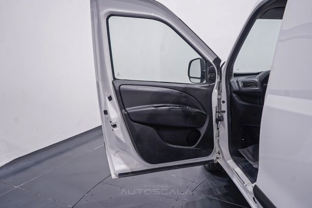 OPEL Combo usata, con Immobilizzatore elettronico