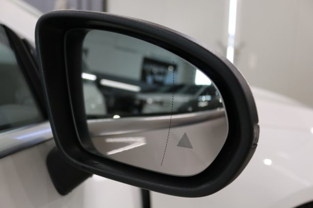 MERCEDES-BENZ CLA 200 usata, con Specchietti laterali elettrici