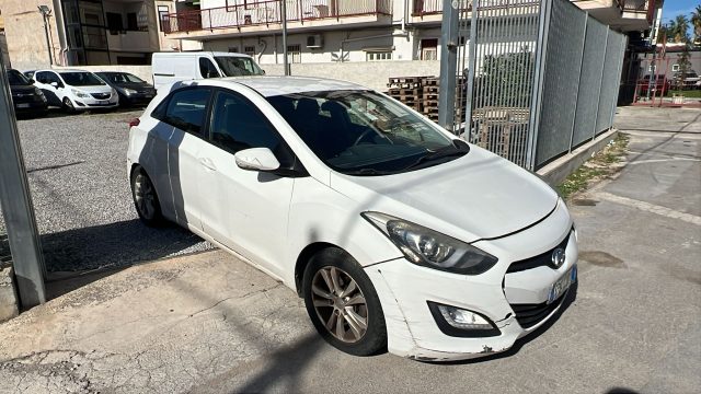 HYUNDAI i30 usata, con Airbag