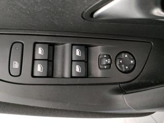 PEUGEOT 2008 usata, con USB