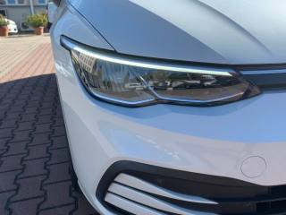 VOLKSWAGEN Golf usata, con Fari LED