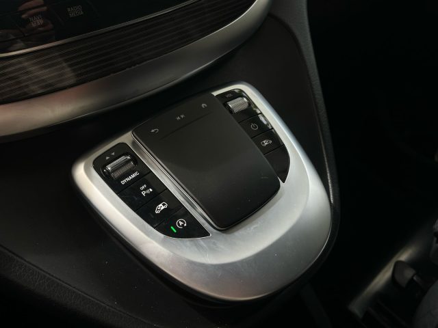 MERCEDES-BENZ V 250 usata, con Fari LED