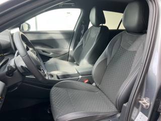 VOLKSWAGEN T-Roc usata, con Climatizzatore automatico, 2 zone