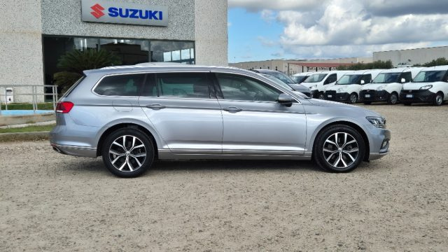 VOLKSWAGEN Passat Variant usata, con Alzacristalli elettrici