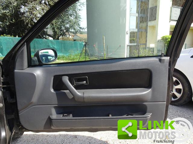 RENAULT Clio usata, con Sedile posteriore sdoppiato