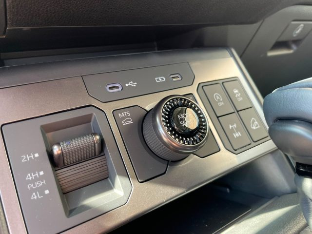 TOYOTA Hilux usata, con Frenata d