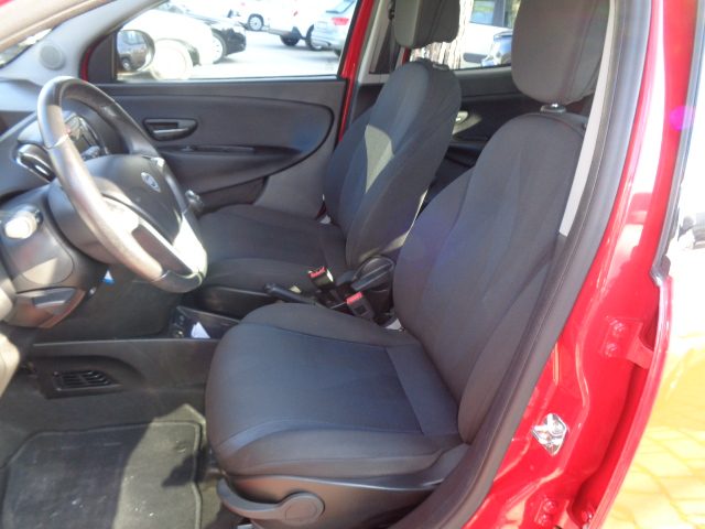 LANCIA Ypsilon usata, con Autoradio