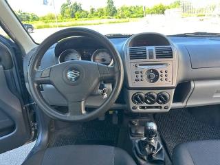 SUZUKI Ignis usata, con Autoradio