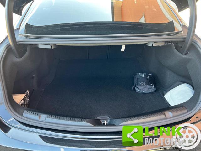 MERCEDES-BENZ E 300 usata, con Interni in pelle