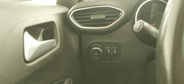 OPEL Crossland usata, con Climatizzatore automatico, 2 zone