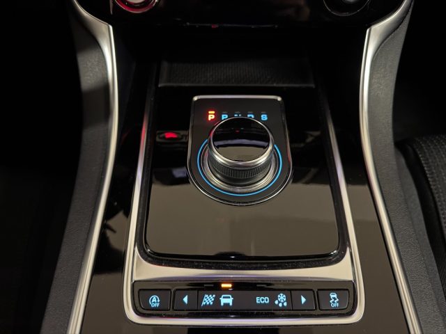 JAGUAR XE usata, con Cruise Control
