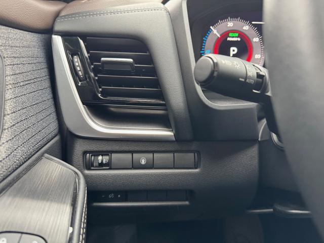 NISSAN X-Trail usata, con USB