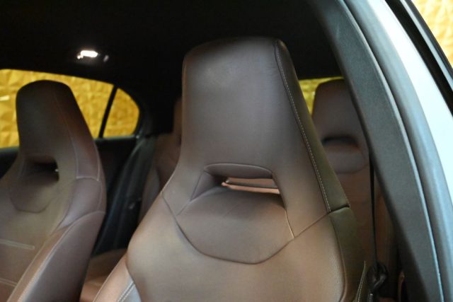 MERCEDES-BENZ A 35 AMG usata 38