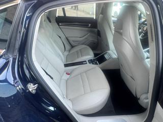 PORSCHE Panamera usata, con Park Distance Control