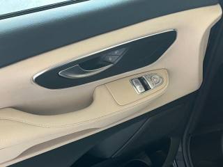 MERCEDES-BENZ V 220 usata, con Interni in pelle