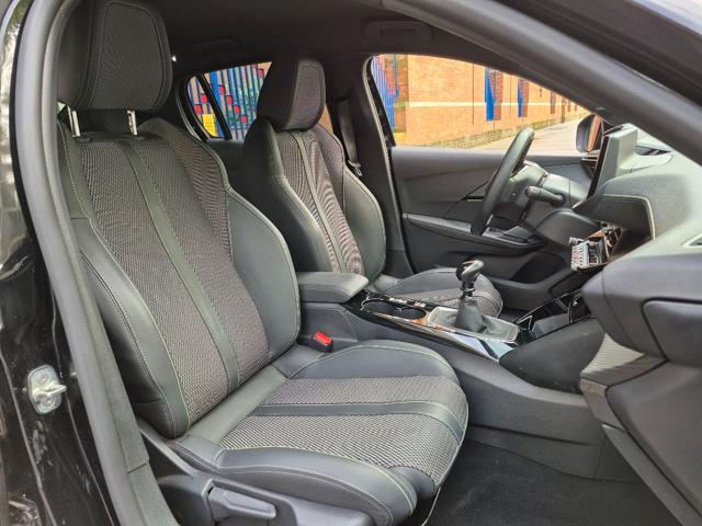 PEUGEOT 208 usata, con USB