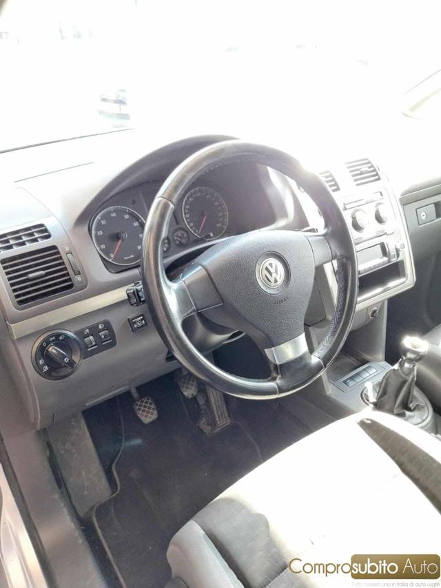 VOLKSWAGEN Touran usata 22