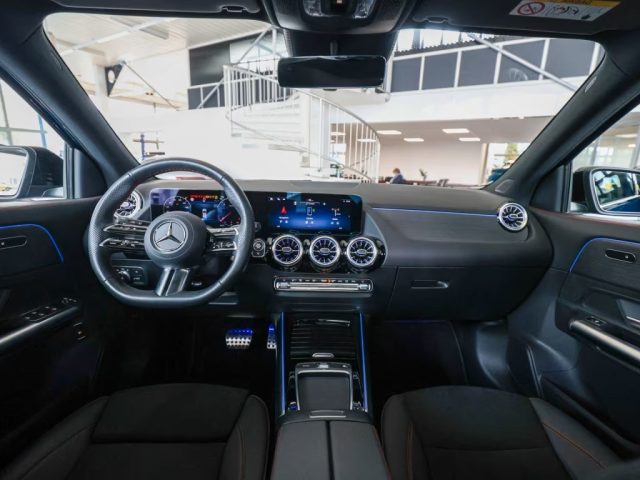 MERCEDES-BENZ GLA 220 usata, con Boardcomputer