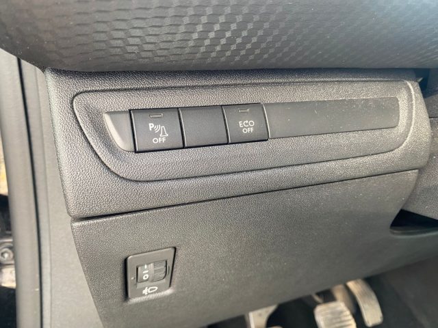 PEUGEOT 2008 usata, con Cruise Control