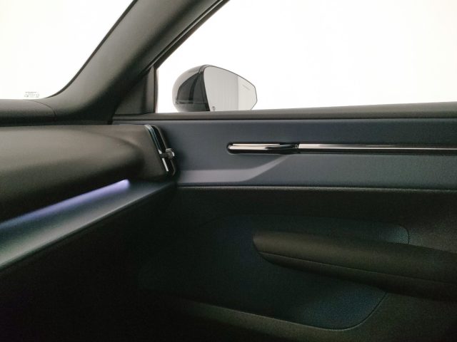 VOLVO EX30 usata, con USB