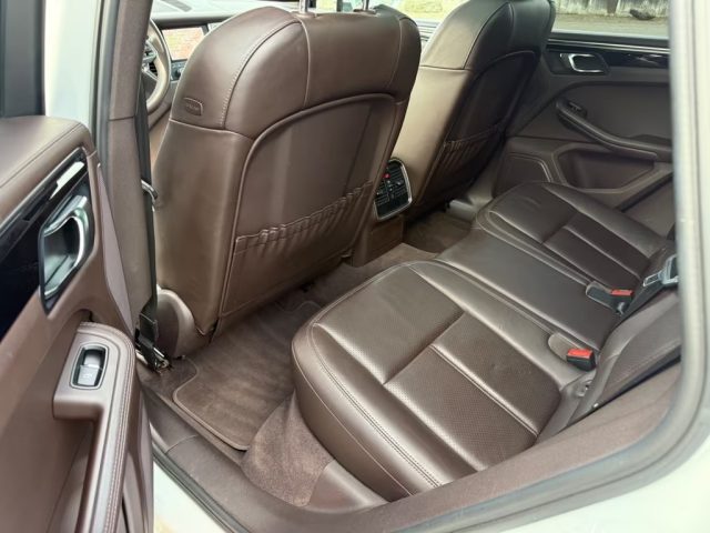 PORSCHE Macan usata, con Touch screen
