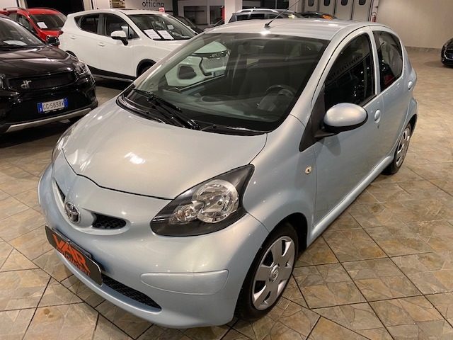TOYOTA Aygo usata, con Luce d