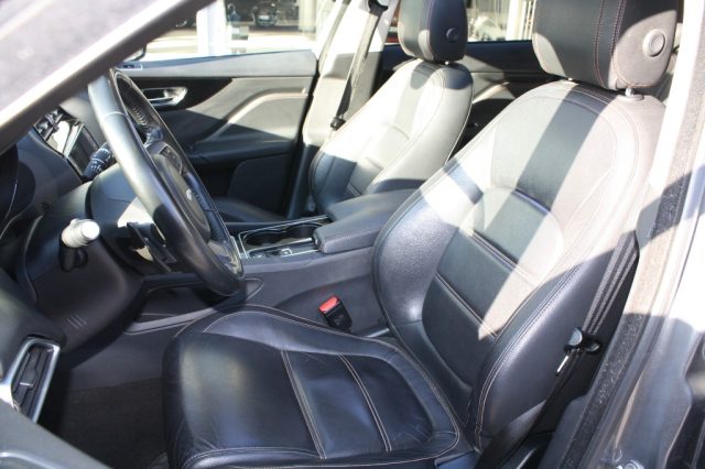 JAGUAR F-Pace usata, con Controllo trazione