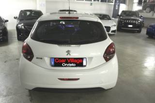 PEUGEOT 208 usata, con Autoradio