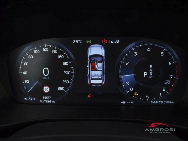 VOLVO XC40 usata 12
