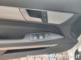 MERCEDES-BENZ E 220 usata 27