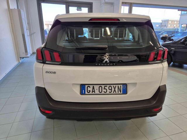 PEUGEOT 5008 usata, con Sistema di navigazione