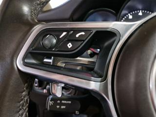 PORSCHE Macan usata, con Park Distance Control